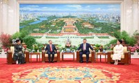 习近平夫妇同苏林夫妇亲切话别
