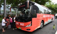 被高铁“逼退”的大巴车，换了个活法
