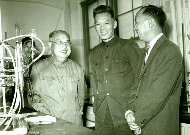 英国的天才叫牛顿，德国的天才叫爱因斯坦，那中国的天才叫什么？