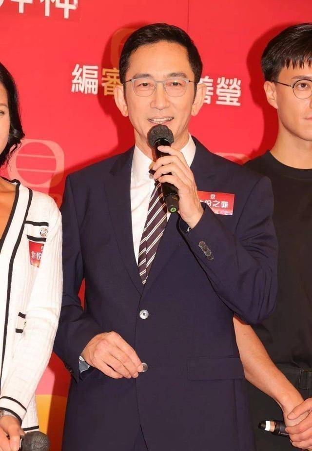 今日！当初和金巧巧反目成仇，两段婚姻都以失败收场，现在定居广东买不起香港的房子