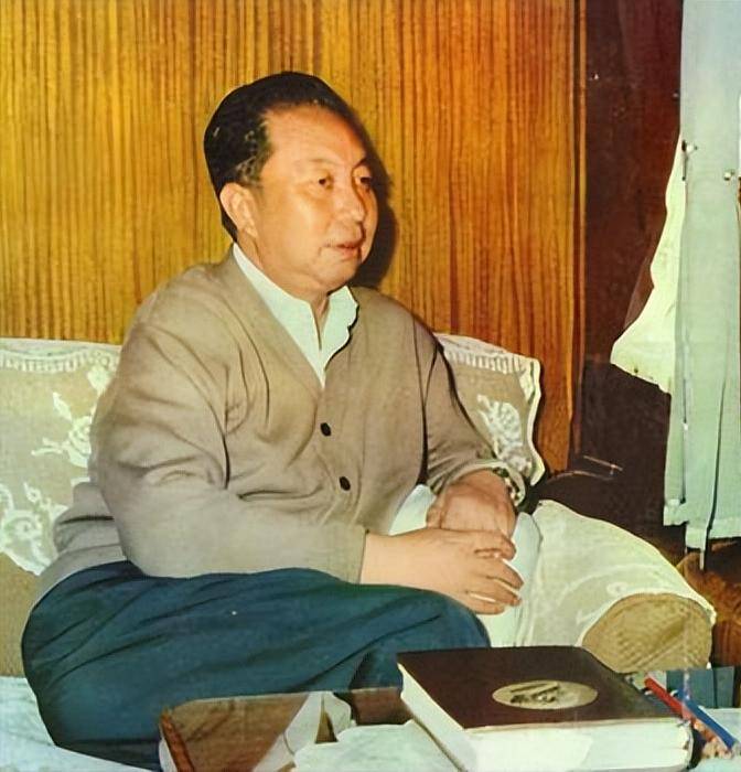 1976年华国锋问吴德：你在卫戍区的搭档可靠吗？吴德说：绝对可靠