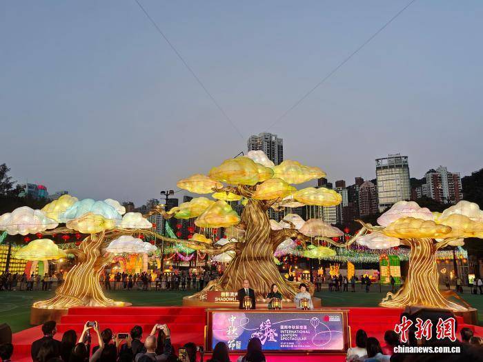 20个国家和地区彩灯亮相香港迎中秋